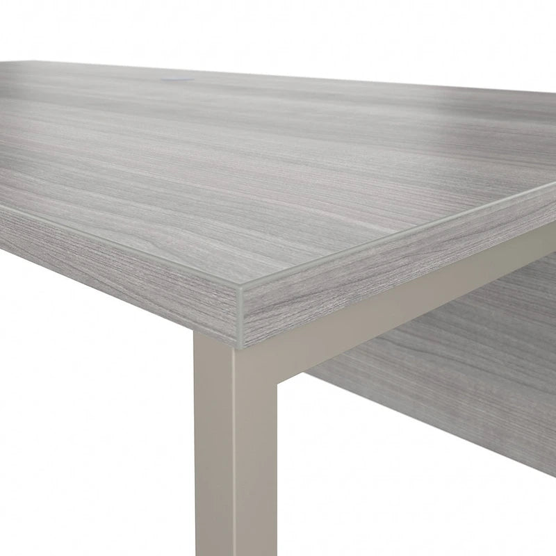 Bureau d'angle 72 po L x 30 po P avec pieds en métal