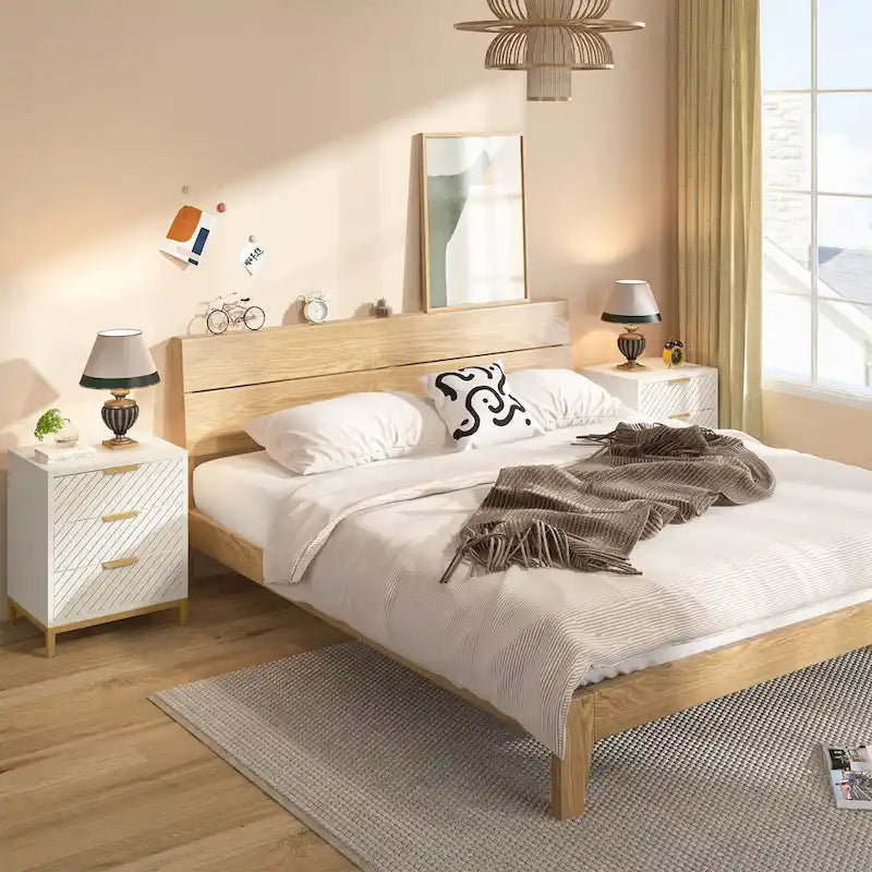Table de chevet à 3 tiroirs avec poignées dorées pour rangement de chambre style moderne