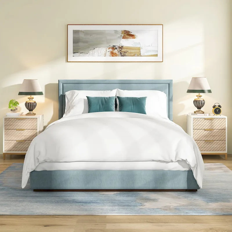 Table de chevet à 3 tiroirs avec poignées dorées pour rangement de chambre style moderne
