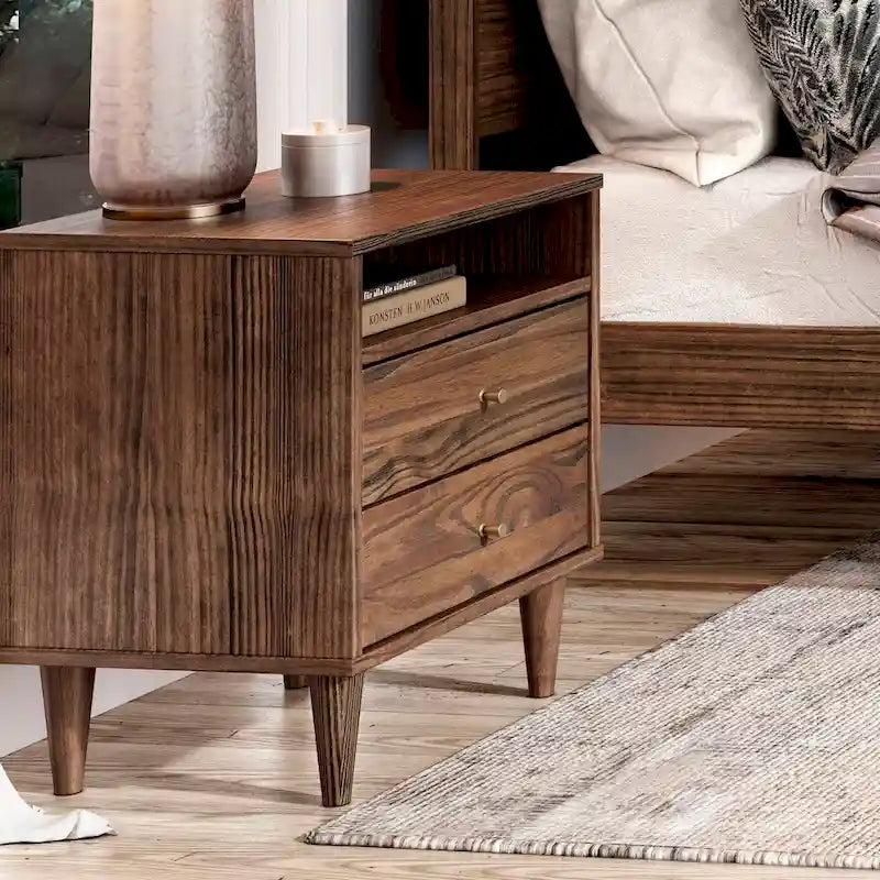 Table de chevet moderne du milieu du siècle à deux tiroirs avec étagère ouverte en bois massif
