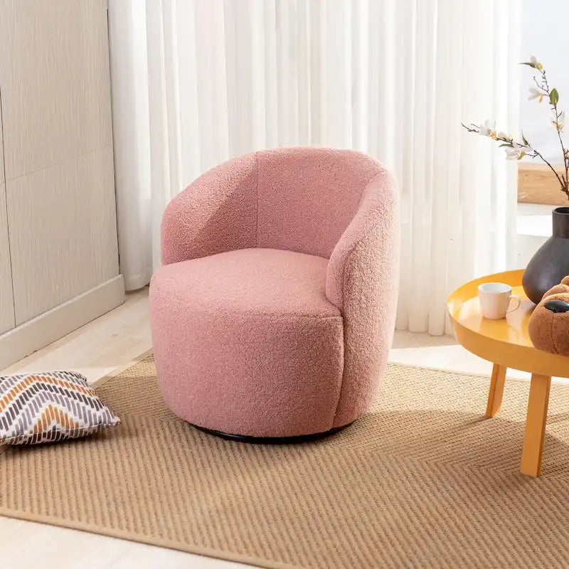 Fauteuil pivotant en velours avec piètement en métal laqué noir.