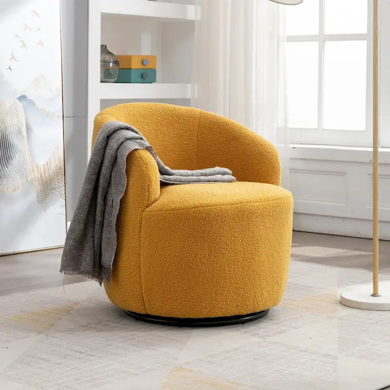 Fauteuil pivotant en velours avec piètement en métal laqué noir.